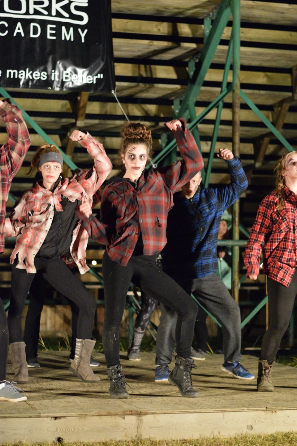 pumpkin-walk-dancers-copy