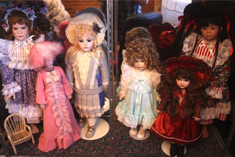 Shirley Reschke Dolls (VM)