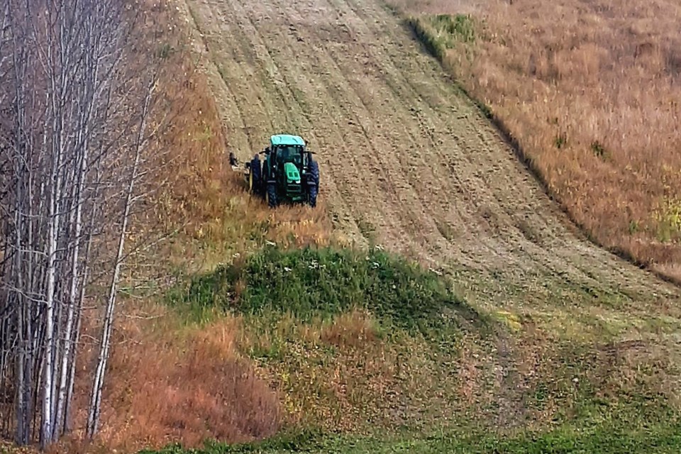 Tawatinaw tractor