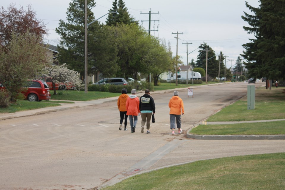 Four participants on their way to the finish line. 