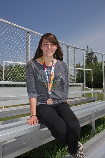 Emma Neigel earned a pair of bronze medals, one from the 1500 metre race and another from the 3000 metre race.