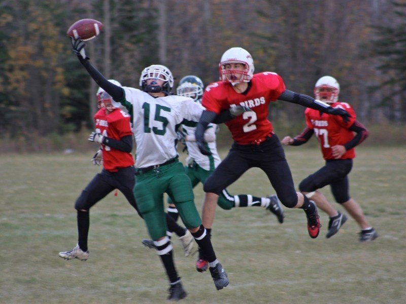 Josh Ryckman (15) of the Athabasca Pacers hauls in a pass during his team&#8217;s 16-6 win over the Westlock Thunderbirds at EPC last Friday.