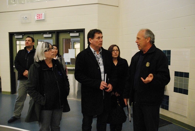 M étis Nation of Alberta (MNA) representatives took a tour of the Athabasca Regional Multiplex in March to look at the facilities that will be housing the MNA Annual General
