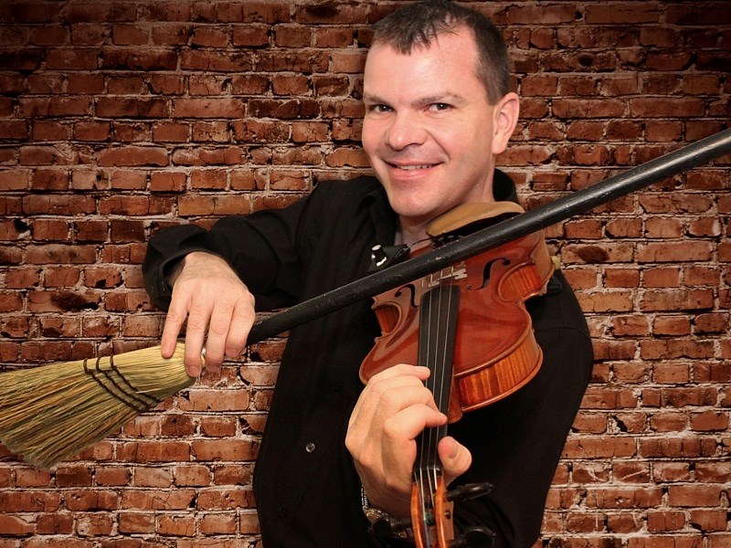 Scott Woods is known for his trick fiddling and will play the Nancy Appleby Threatre May 29.