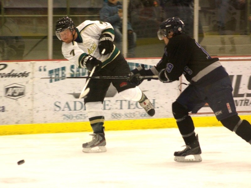 Keith Reade (#7) clinched a hat trick during the Aces&#8217; final game of the season.