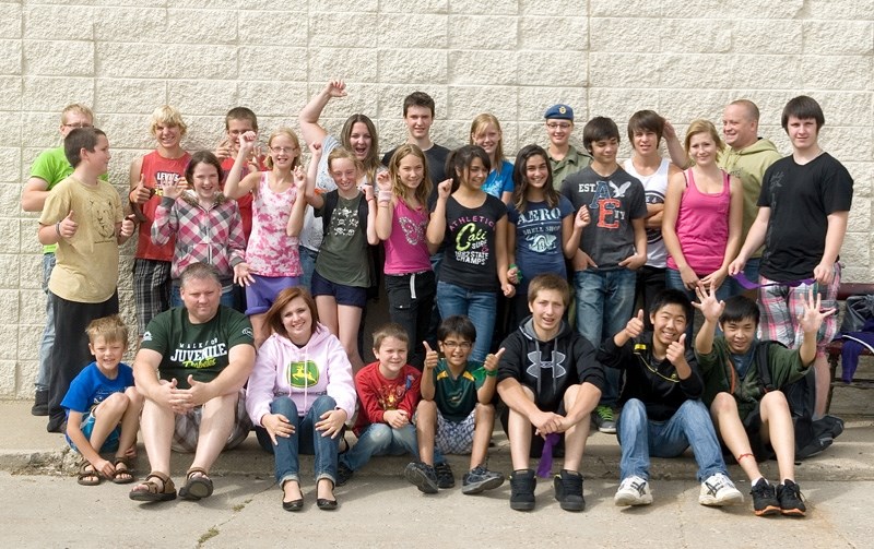 Six teams with a total of 21 youth participated in Barrhead &#8216;s Amazing Race Saturday, Aug. 25. As they ran about town, the teams challenged themselves in 12 different
