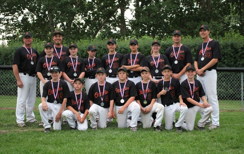 The Barrhead peewee Orioles pose for a team picture after capturing the silver medal.