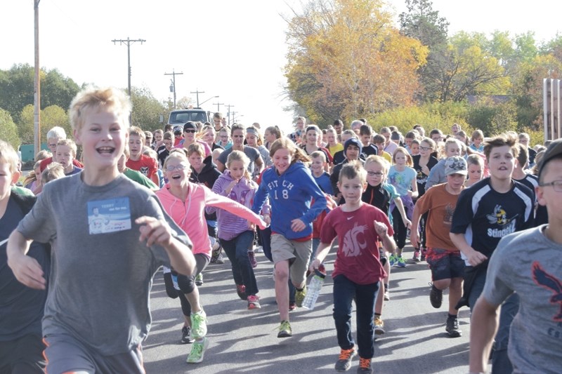 Close to 500 people, mostly students from Neerlandia Public Christian School and Covenant Canadian Reformed Christian School, took part in the Terry Fox Run in Neerlandia.