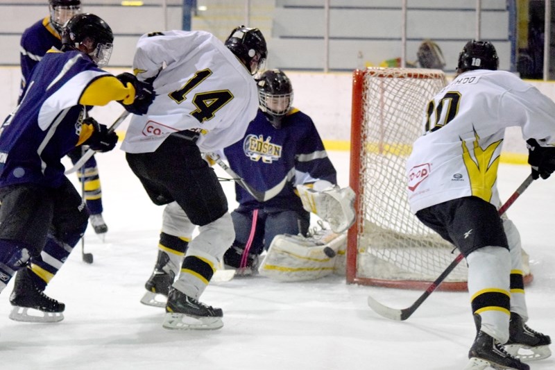 Lucas Weeks was all around the Sabres net in the second period narrowly failing to capitlize on this opportunity in the second period.