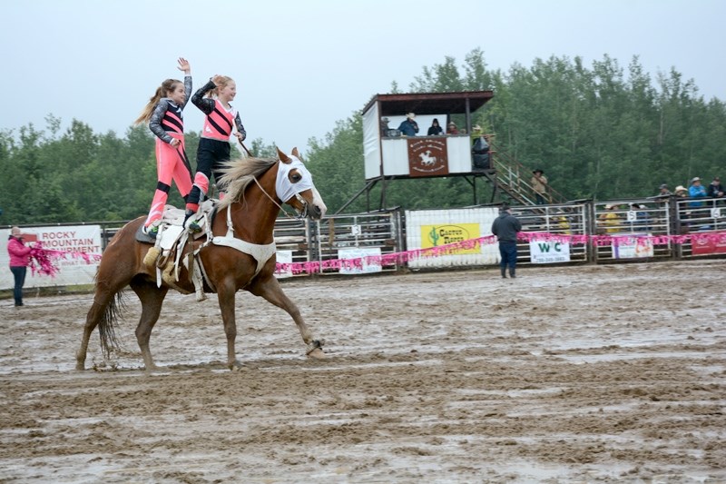 Carlie Borle (front) at the Long Island Lake rodeo in 2016.
