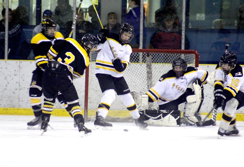Steelers goaltender Ty Steinbring stopped 11 out of 14 shot attempts by the visiting Hawks.