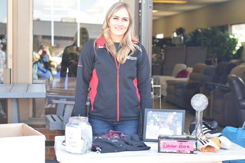 Canadian bobsledder and Barrhead native, Melissa Lotholz took the opportunity to talk to her fans during Comfort Corner and Bert &#8216;s TV customer appreciation day event