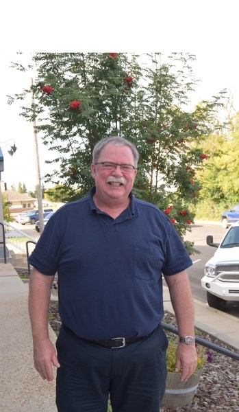 Former town councillor Dave McKenzie will be seeking the mayor &#8216;s chair in the upcoming municipal election.