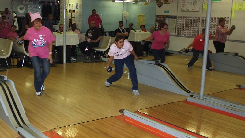 From left, Dorothy Adams, Joanne Kohlsmith, Natalie Dempsey, Gwen Birnie and Kathy Durocher take the first shots in a little friendly competition during the final day of the