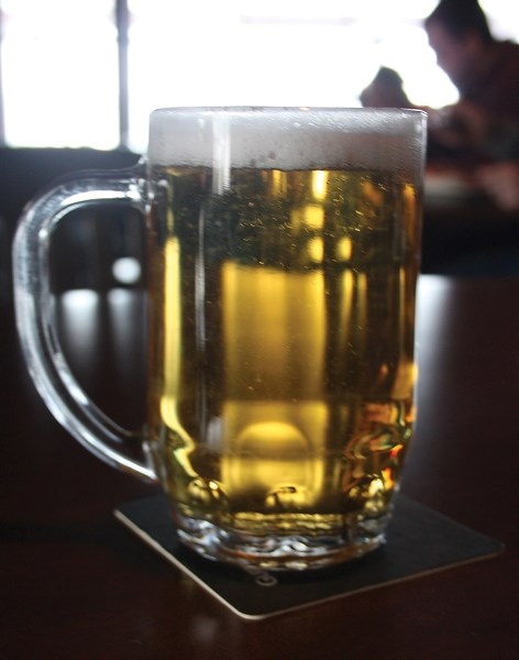 How fast should you drink a pint of beer? A new fad &#8220;neknomination &#8221; asks those who are nominated to drink it all in one go, before doing sometimes-dangerous