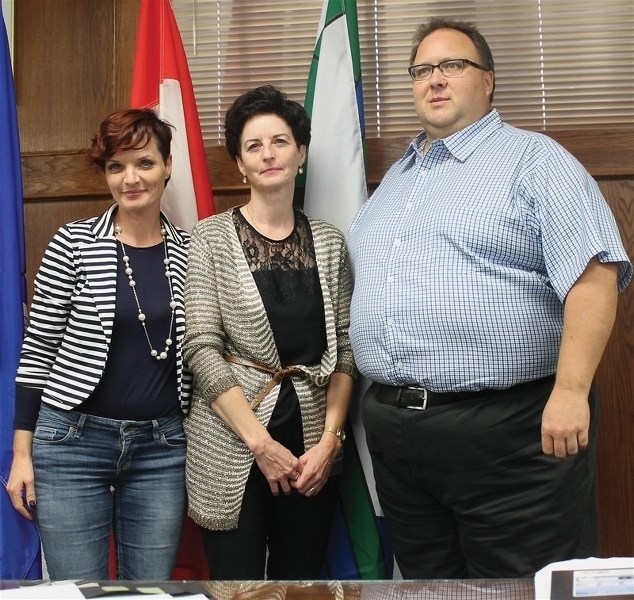 (L-R) Karen Zadunayski, Christine Vachon and acting major David Truckey at the Town of Westlock council meeting on Monday, Sept. 14. Council declared this week Mental Health