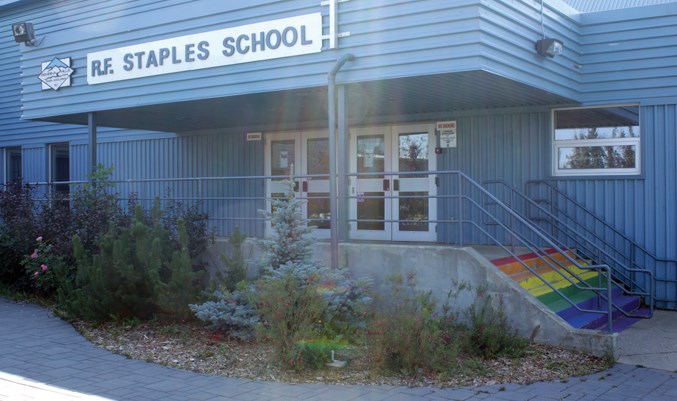 Staples pembina shop