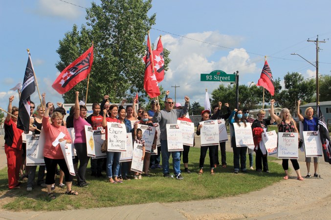 AUPE picket IMG_0279