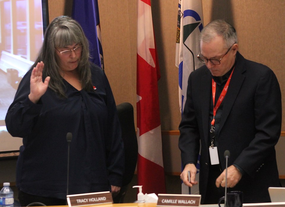 tracy-holland-swearing-in
