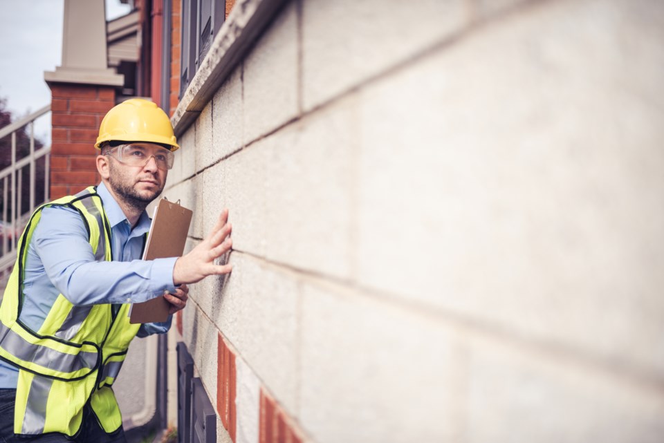 GettyImages-city worker