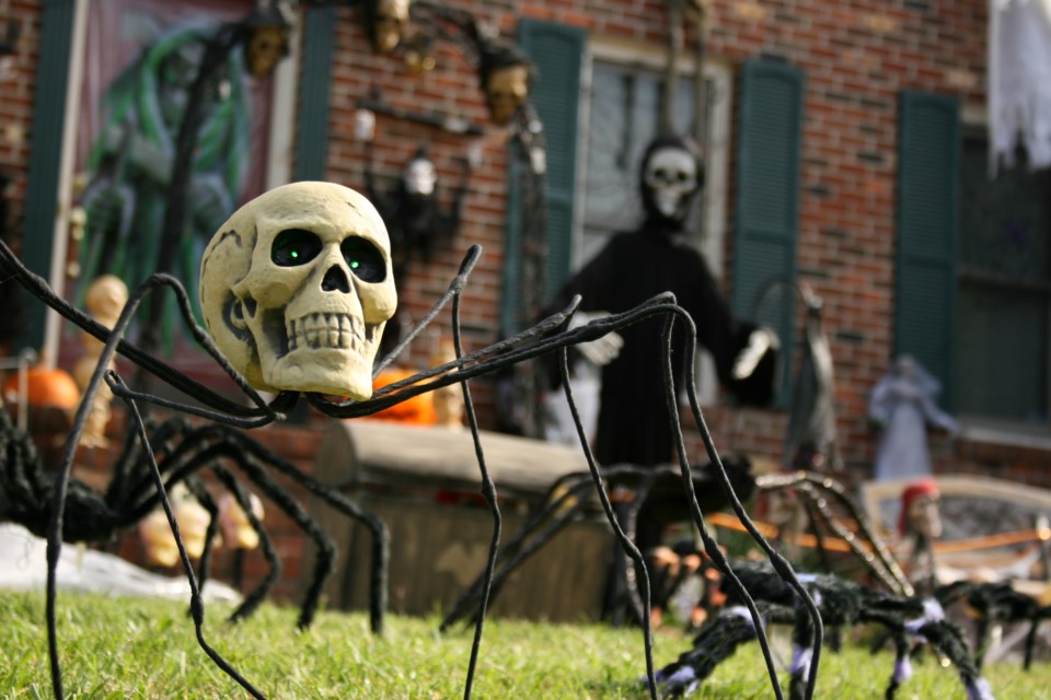 GettyImages-halloween house