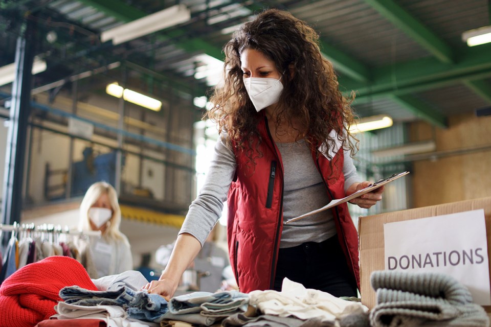 GettyImages-volunteer