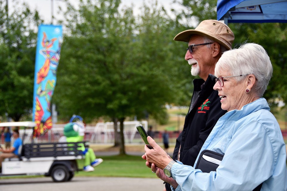 Berta Briggs, a retired greenhouse owner from Wetaskiwin, Alta., and Larry Hall, a retired educator from Buena Vista, Sask., are the CIB judges for the National Grand Champions category.