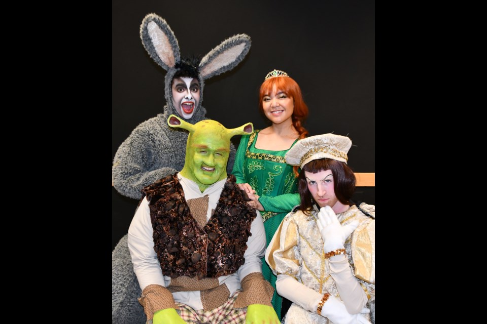 The leads in Carney's "Shrek."