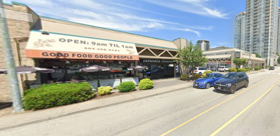 cars-driving-by-nagano-japanese-restaurant-in-coquitlam-google-maps