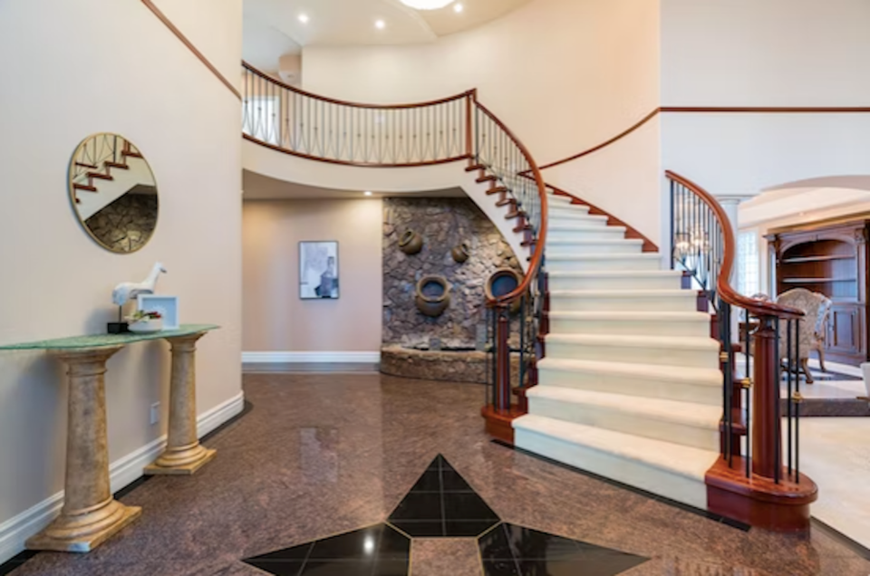 grand-staircase-at-1505-stonecrop-court-coquitlam