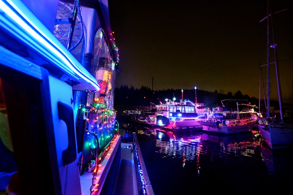 xmasboatparade_01