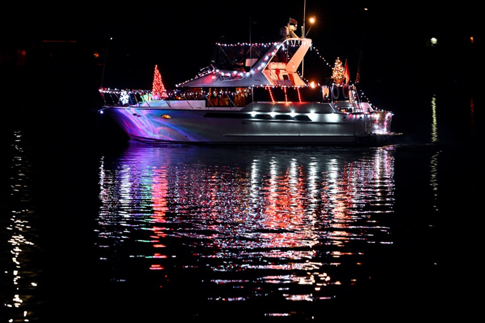 xmasboatparade_03