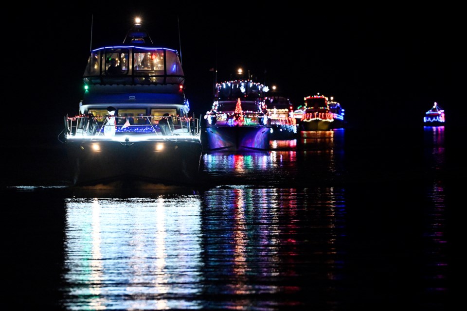 xmasboatparade_06