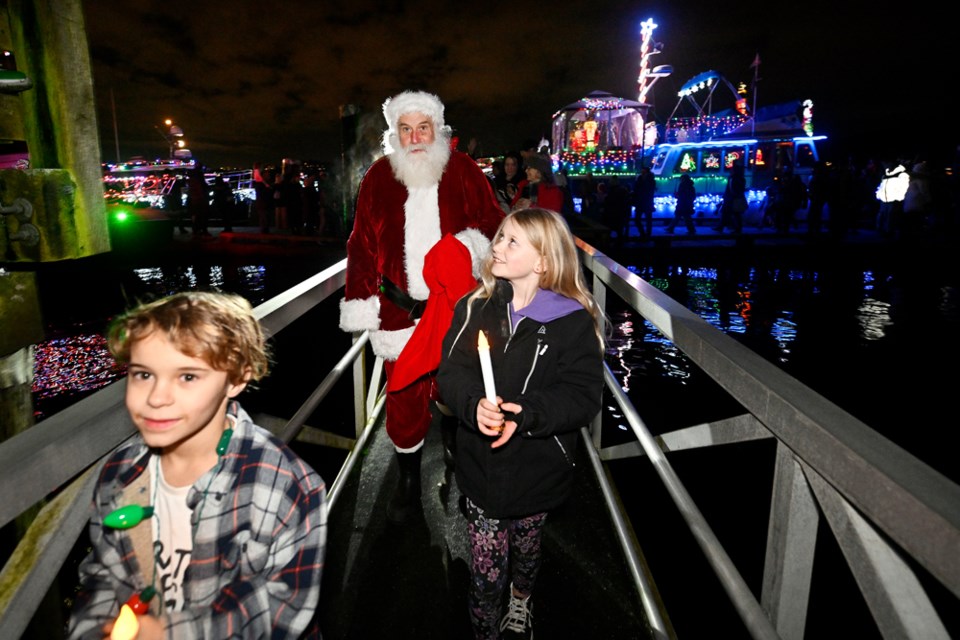 xmasboatparade_10