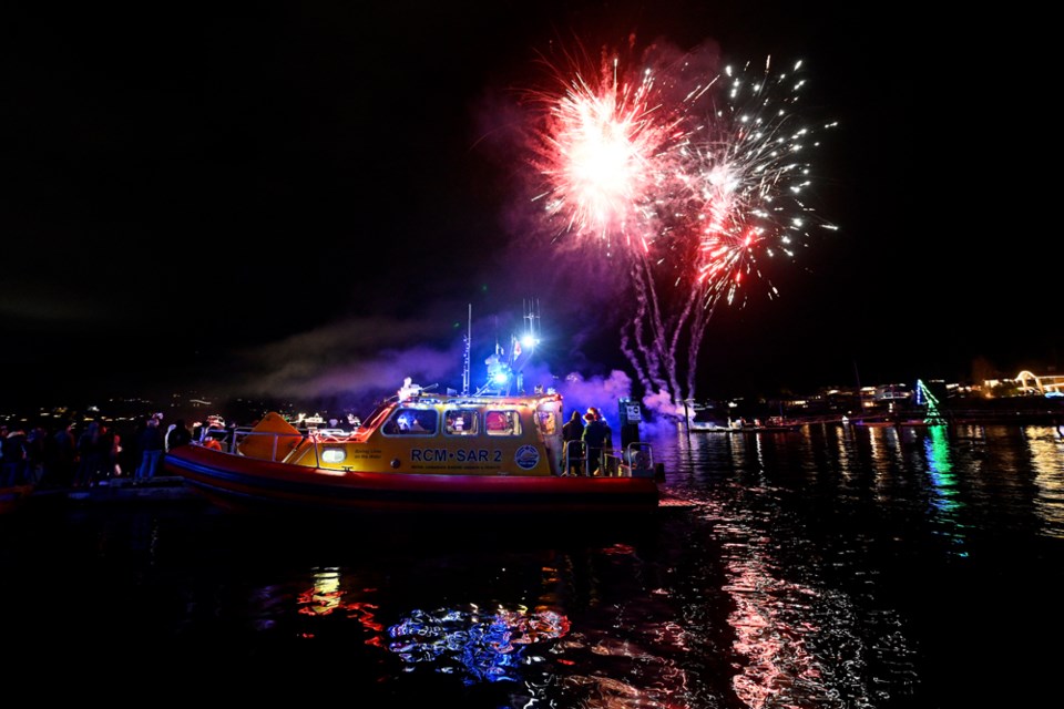 xmasboatparade_12