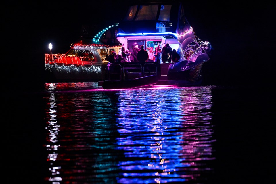 xmasboatparade_13