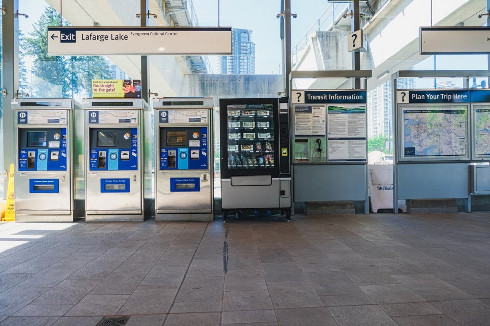 coquitlamlafargelakedouglassushivendingmachinetranslink2023
