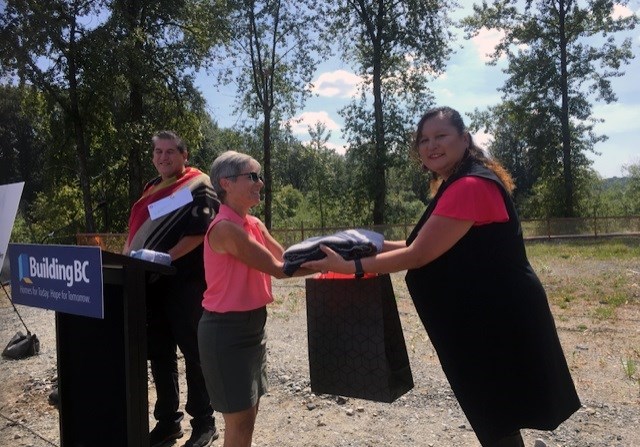 Blanket gift Theresa Royce Selina Robinson Kwikwetlem housing development blessing - Aug. 10, 2021