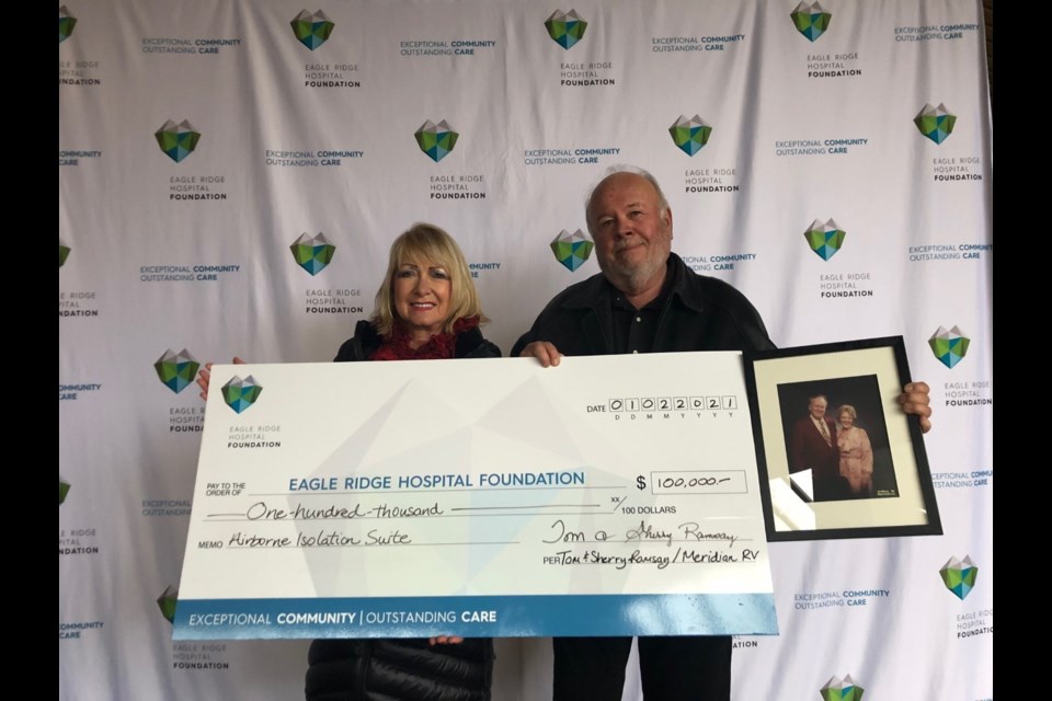 In 2021, Sherry and Tom Ramsay presented $100,000 to the Eagle Ridge Hospital Foundation.