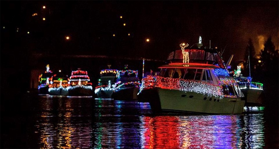 tcn-20231128-santa-cruise-1w