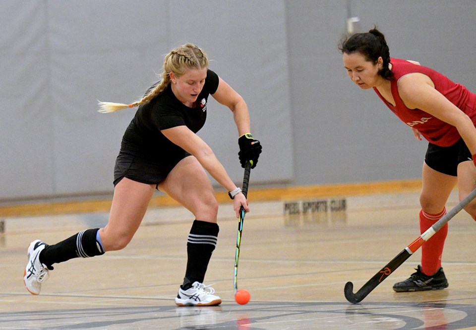 0119-indoorfieldhockey-1w