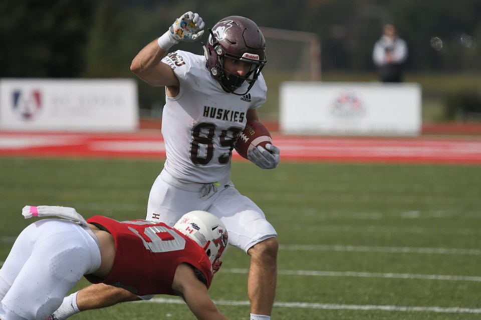 Liam Stewart of Port Coquitlam (#89) is a football wide receiver for the Saint Mary's University Huskies (Halifax, N.S.). He's been invited to play in U SPORTS' 2023 East-West Bowl showcase.
