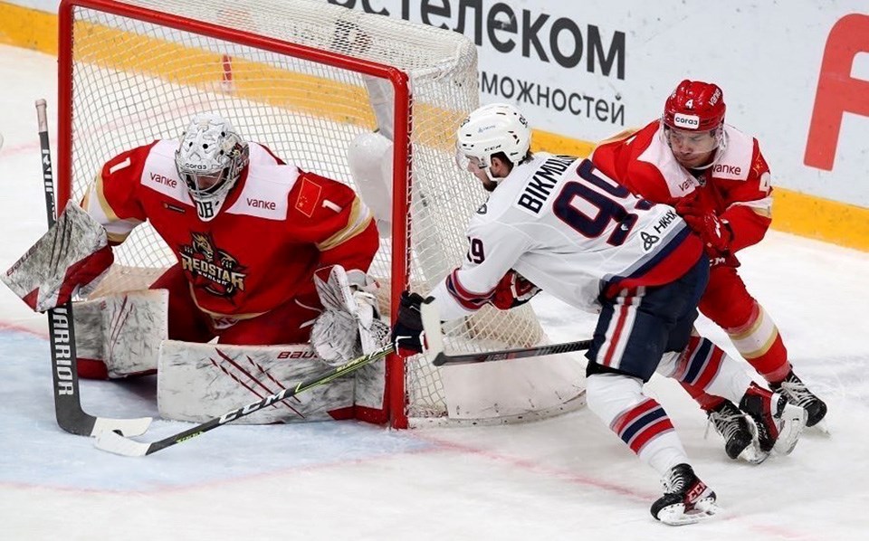 Coquitlam-born goaltender Paris O'Brien was named to China's men's hockey team for the Beijing 2022 Winter Olympics. He currently plays between the pipes for Kunlun Red Star (Beijing) in the KHL.