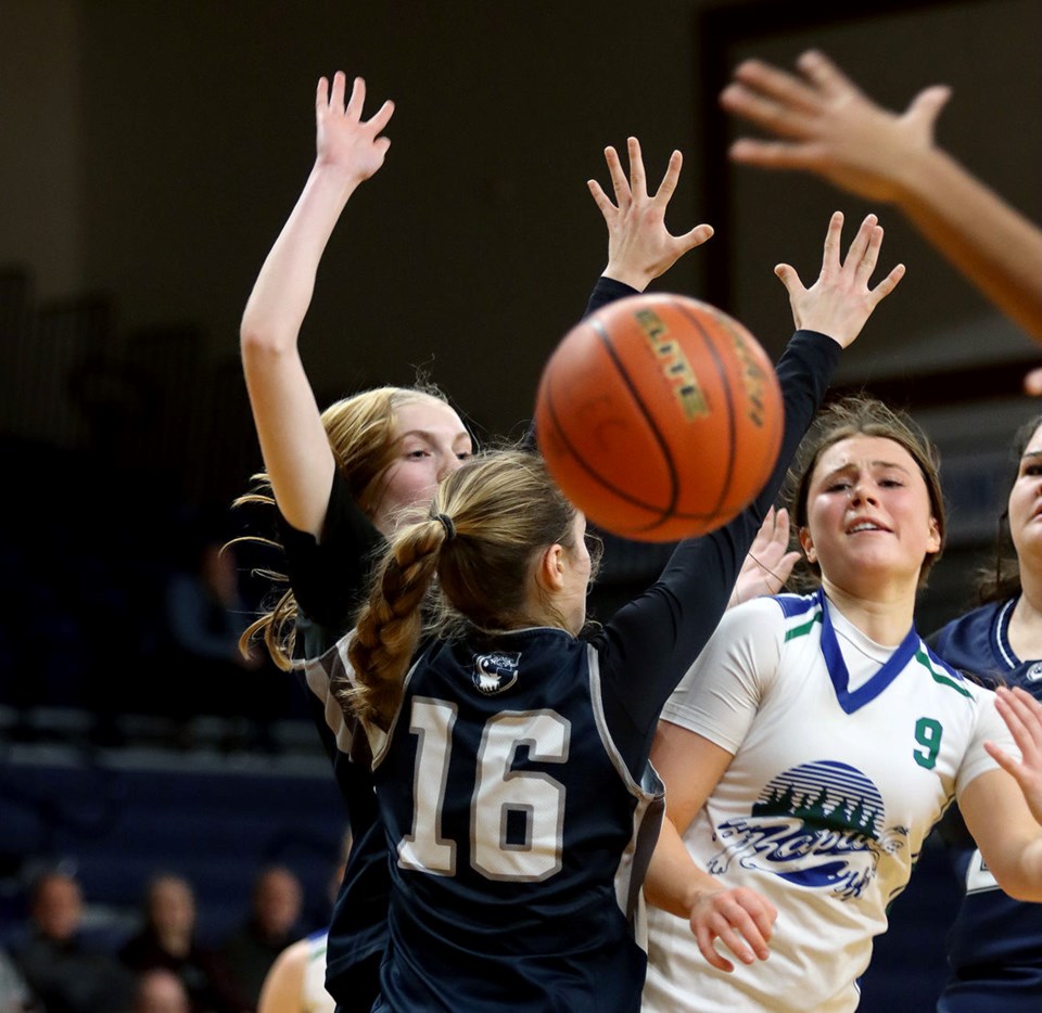 tcn-20231217-hs-basketball