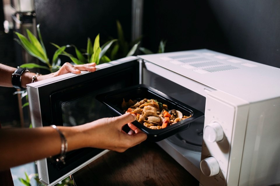 microwavedinnermeal-gettyimagesfreshsplashe