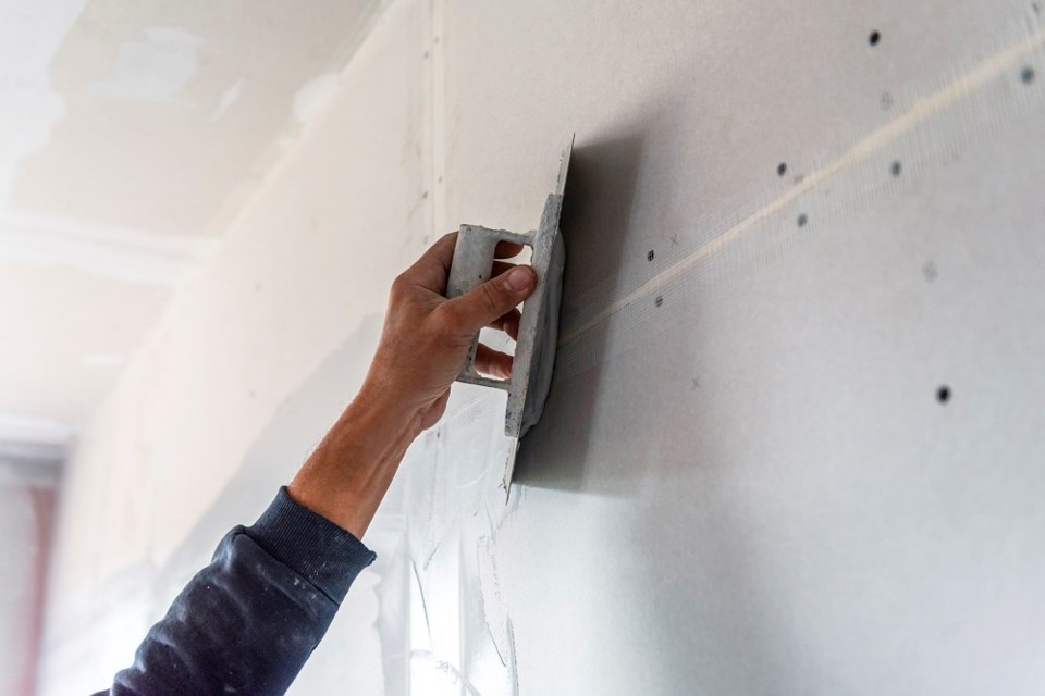 stuccowallplasterhomeconstruction-ba11isticistockgettyimagesplus
