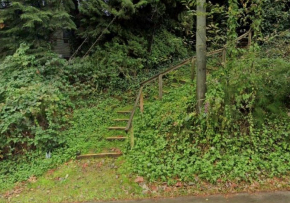 tcn-20231119-pomo-staircase-1w