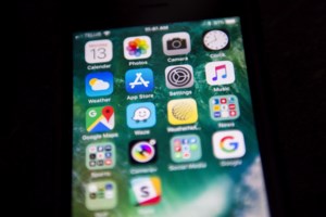‘Stupidest thing ever’: Ontario students say cellphone ban isn’t working