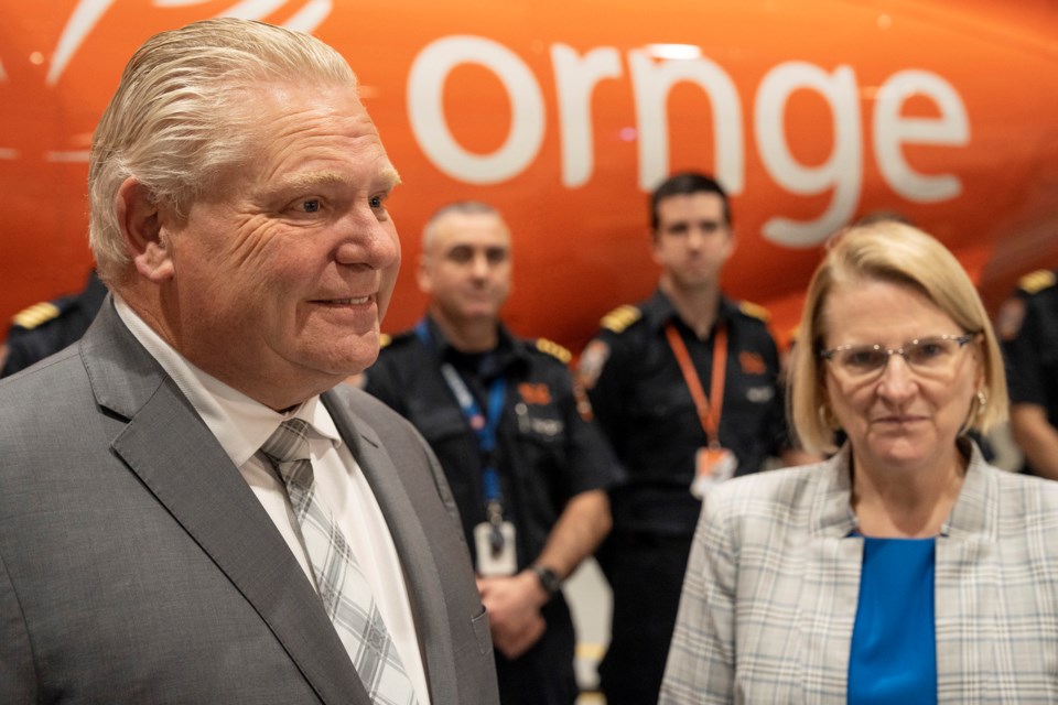 ford_jones_ornge_131222_cp165487947