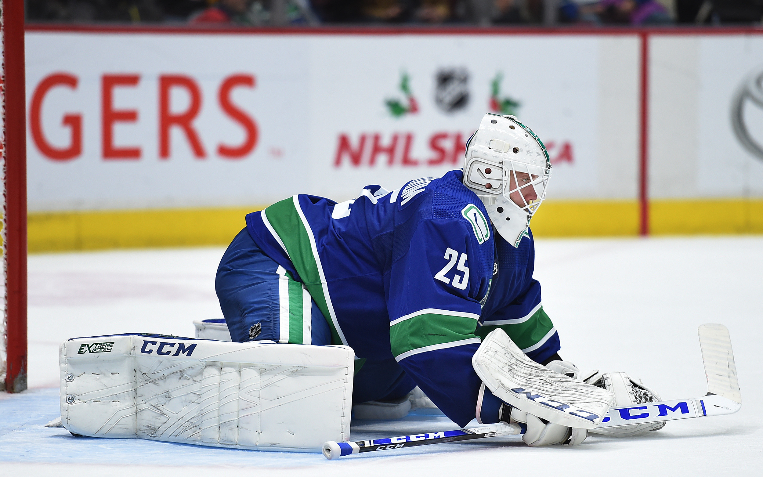 Canucks pick up G Louis Domingue from Devils with Jacob Markstrom
